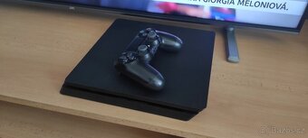 PS4 slim 500GB + hra GTA5 - 3