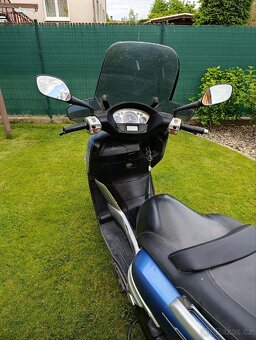 Skútr Yamaha versity 300 - 3