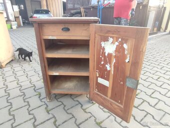 Skříňka k renovaci - 3