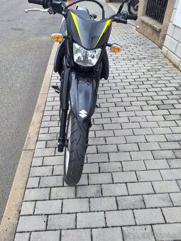 Suzuki 125 sm - 3