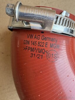 Hadice přeplňovaného vzduchu VW 2.0 TDI 03N145822E - 3