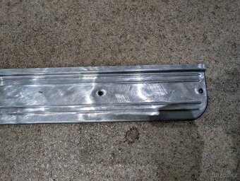 Lišta ALU na levé dveře škoda 110R - 3