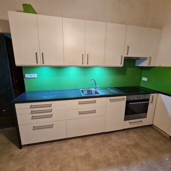 Bílá kuchyňská linka - 3