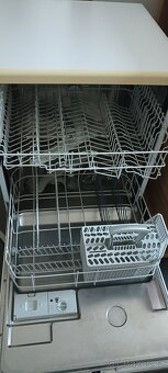 Myčka nádobí AEG s práškem, leštidlem a solí (AEG) - 3