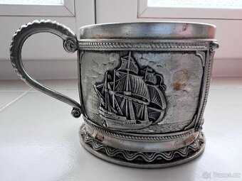 Držák nápojů - 3