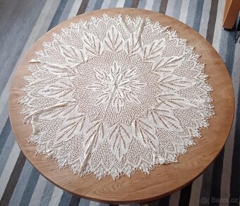 Háčkované ubrusy a dečky - 3