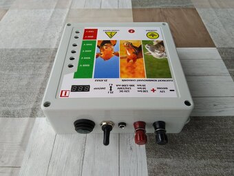 Elektrický ohradník, solár 12V/230V 25J - 3