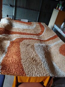 Kusový koberec s vysokým vlasem 2m x 2,9m - 3