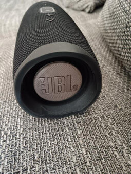 Prodám bluetooth reproduktor JBL Charge 4 černý - 3