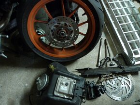 Ktm duke 125 - 3