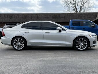 2019 Volvo S60 T5 Momentum FWD 2.0 - 3