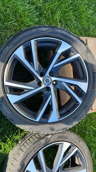 Volvo XC40 kola 245/45 R20 - 3