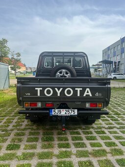 Toyota Land Cruiser 79 - 3