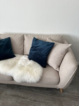 Elegantní, decentní gauč - 3