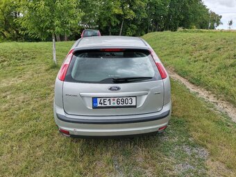 Ford Focus mk2 1.8 Ghia - 3