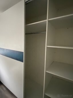 Šatní skříň - 3