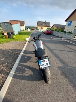 Yamaha XSR 900 - 3