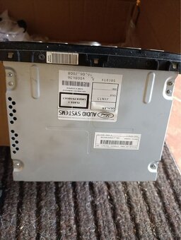 ORIGINÁLNÍ AUTORÁDIO FORD SONY CD MP3 - 3