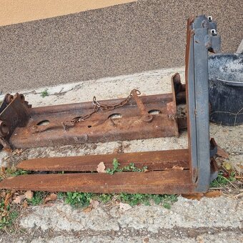 UNC, Locust, Novotný - vidle kované - 3