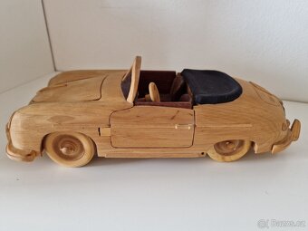 Dřevěný model auta - 3