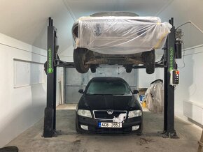 Dvousloupový zvedák 3 .500- 7.500.kg-ZÁRUKA - 3