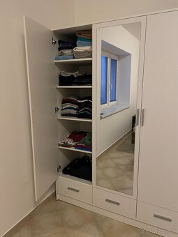 Šatní skříň se šuplíky a zrcadlem, bílá 150x200x58 cm - 3