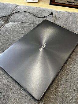 Notebook Asus Vivobook 17 - 3