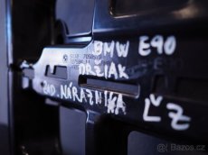 BMW E90 3er rady 3- držák/výztuha zadného nárazníka - 3
