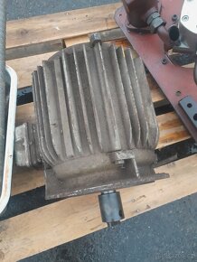 Motor s hydraulickým čerpadlem - 3