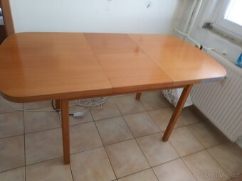 Prodáme jídelní stůl rozkládací - 3