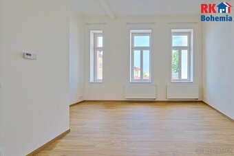 Pronájem nově zrekonstruovaného bytu 2+kk o výměře 61 m2 v Č - 3