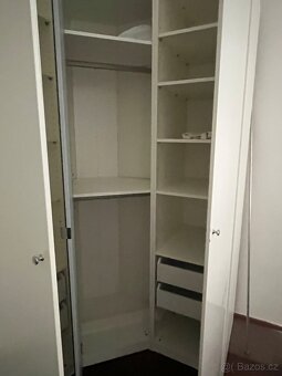 Rohová šatní skříň IKEA PAX se zrcadlem - 3