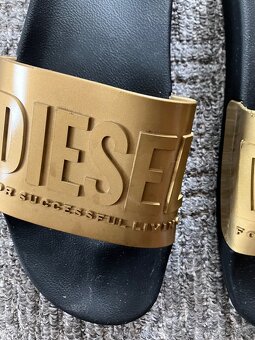 Diesel pantofle,vel.44,drobet odřené,80Kč - 3