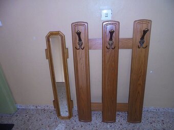 dřevěný věšák se zrcadlem - 3