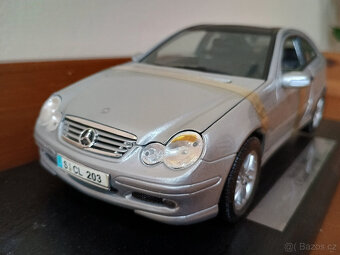 1:18 Maisto Dealer Edition - Mercedes-Benz Sportcoupe C-Klas - 3