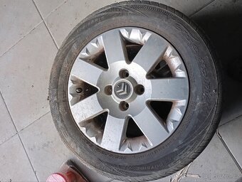 Pneu Citroen 185/65-15 Dot 27 - 3