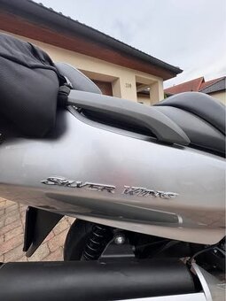 Honda Silver Wing FJS 400 - 3