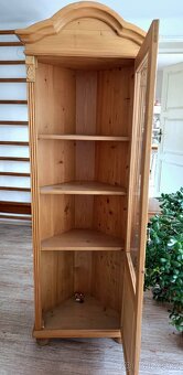 Nabízím rohovou skříň š68xv194x42cm - 3