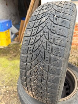 Prodám plechové disky 5x112 se zimní pneu 195 65 r15 - 3