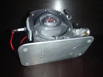 Velký výukový model Wankelova motoru (výška 25cm) - 3