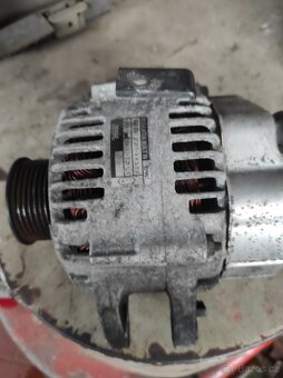 Kia Sorento 2,5 Crdi 125kW alternátor - 3