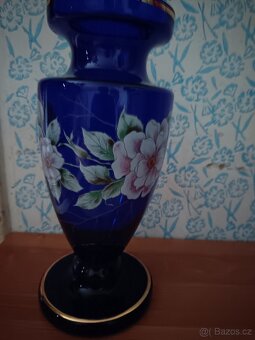 Prodám velkou modrou skleněnou vázu - 3