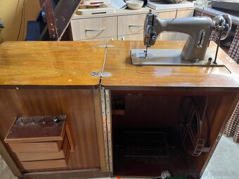 Šicí stroj - 3