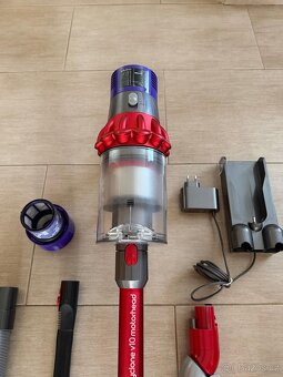 Dyson V10 Motorgead - 3