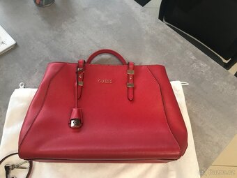 Červená kabelka zn. Guess - 3