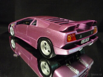 Lamborghini Diablo fialové Naisto 1/18 - 3