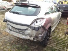 Opel Astra Coupe 1,9CDTI 2005 88kW GTC - díly - 3