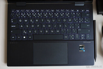 HP ENVY x360 13“ Intel 12gen, 512GB/16GB, OLED 16:10 - 3