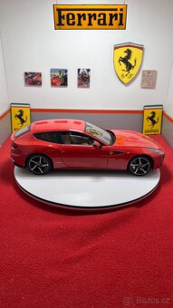 Ferrari FF 1:18 Hot Wheels Elite REZERVACE - 3