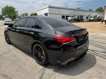 2021 Mercedes-Benz A 35 AMG 2.0L AWD - 3